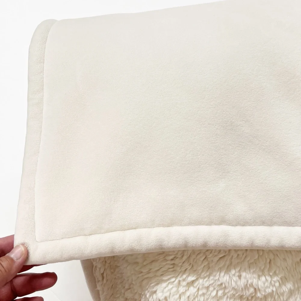 Pottery Barn Home Luxurious Cream Cozy Faux Fur Sherpa Throw Blanket 50 X 70